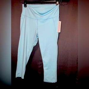 Danskin XL Aqua Capri Leggings